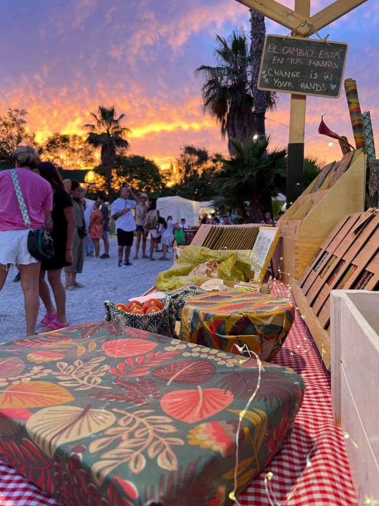atardecer desde un puesto de mercadillo